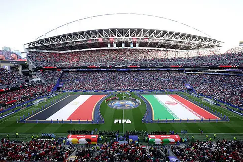أمام إيران.. حمدي وعبد المجيد يساندان منتخب مصر والعميد (صورة)